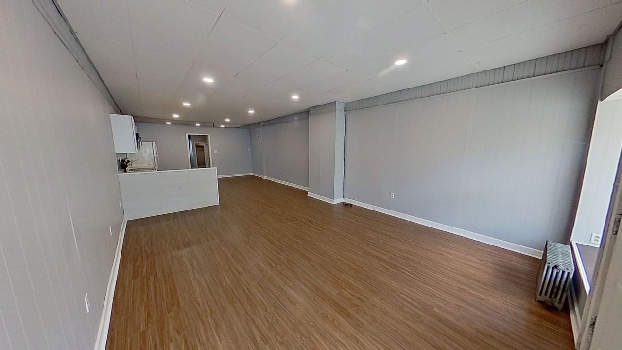 121A S Main St - Photo 4 of 8