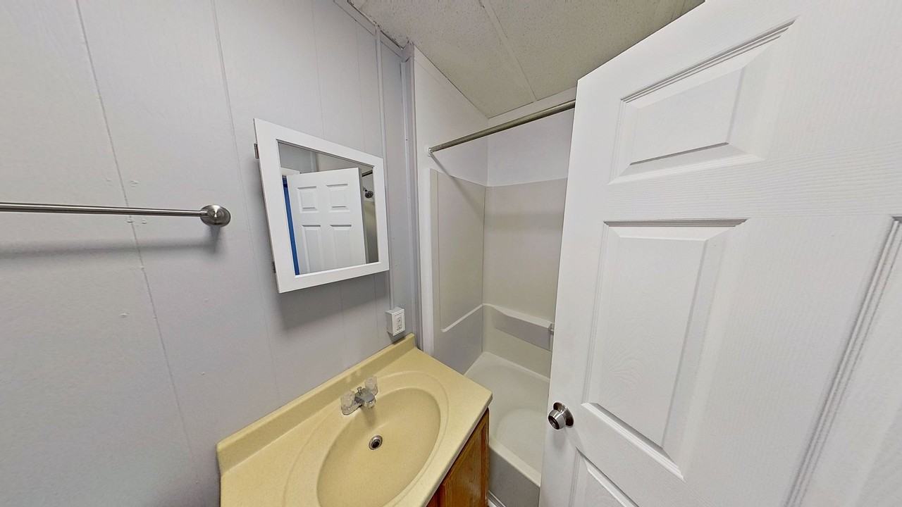 121A S Main St - Photo 7 of 8