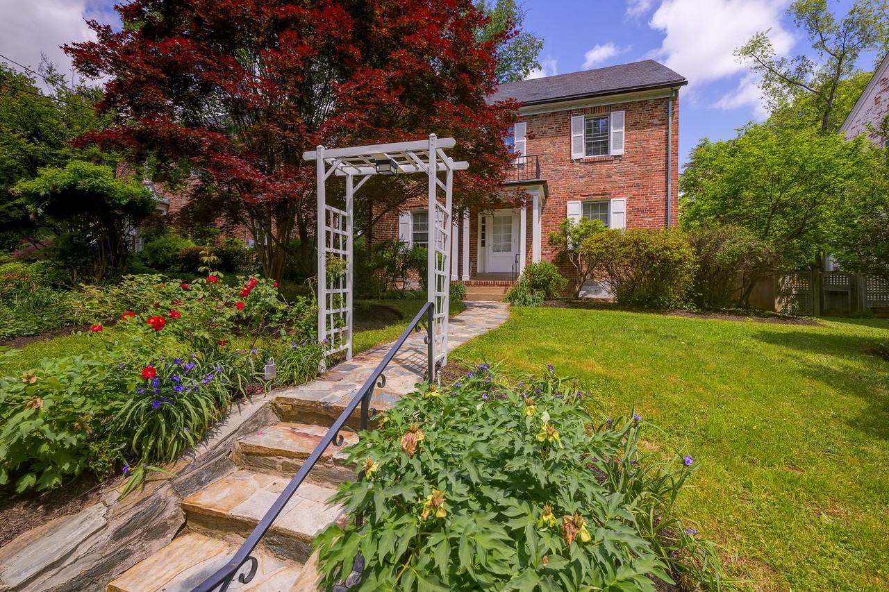 3677 Upton St Nw - Photo 3 of 50