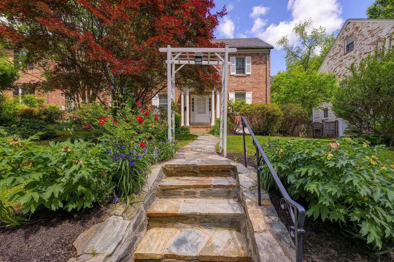 3677 Upton St Nw - Photo 5 of 50