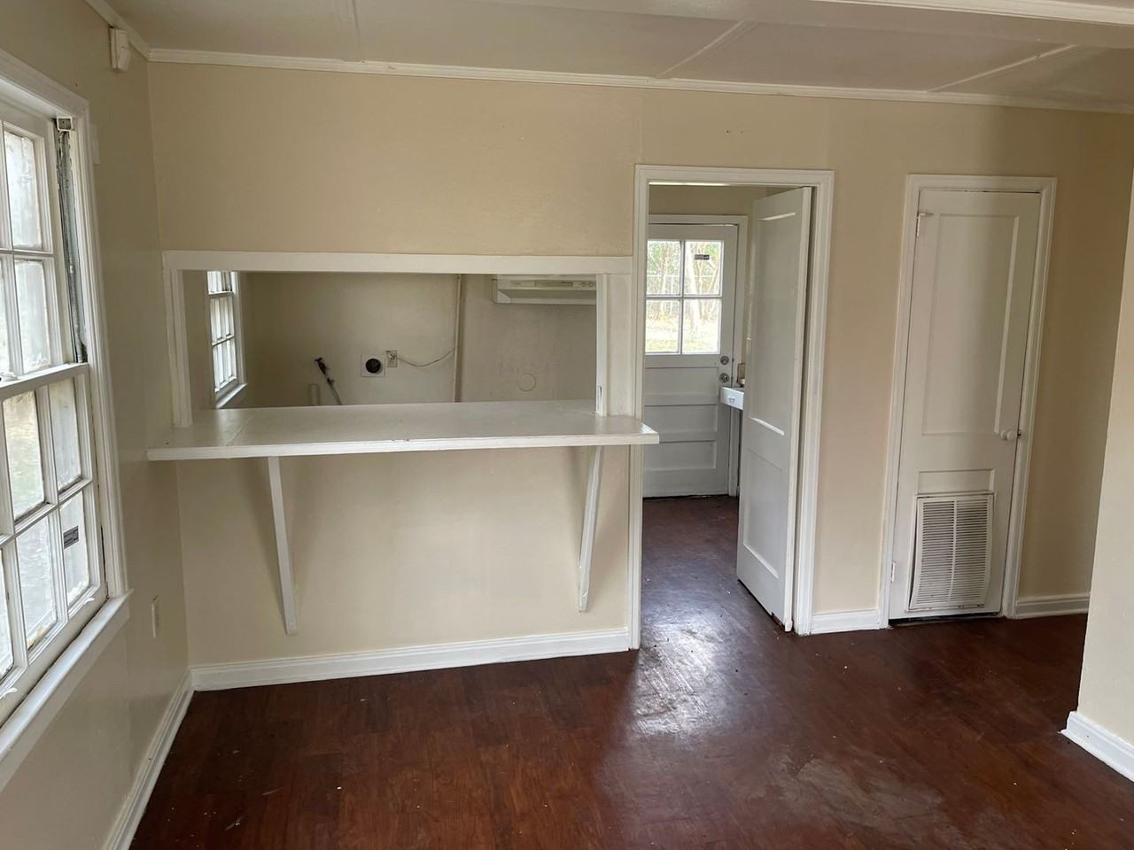 4119 Belmont St - Photo 2 of 6