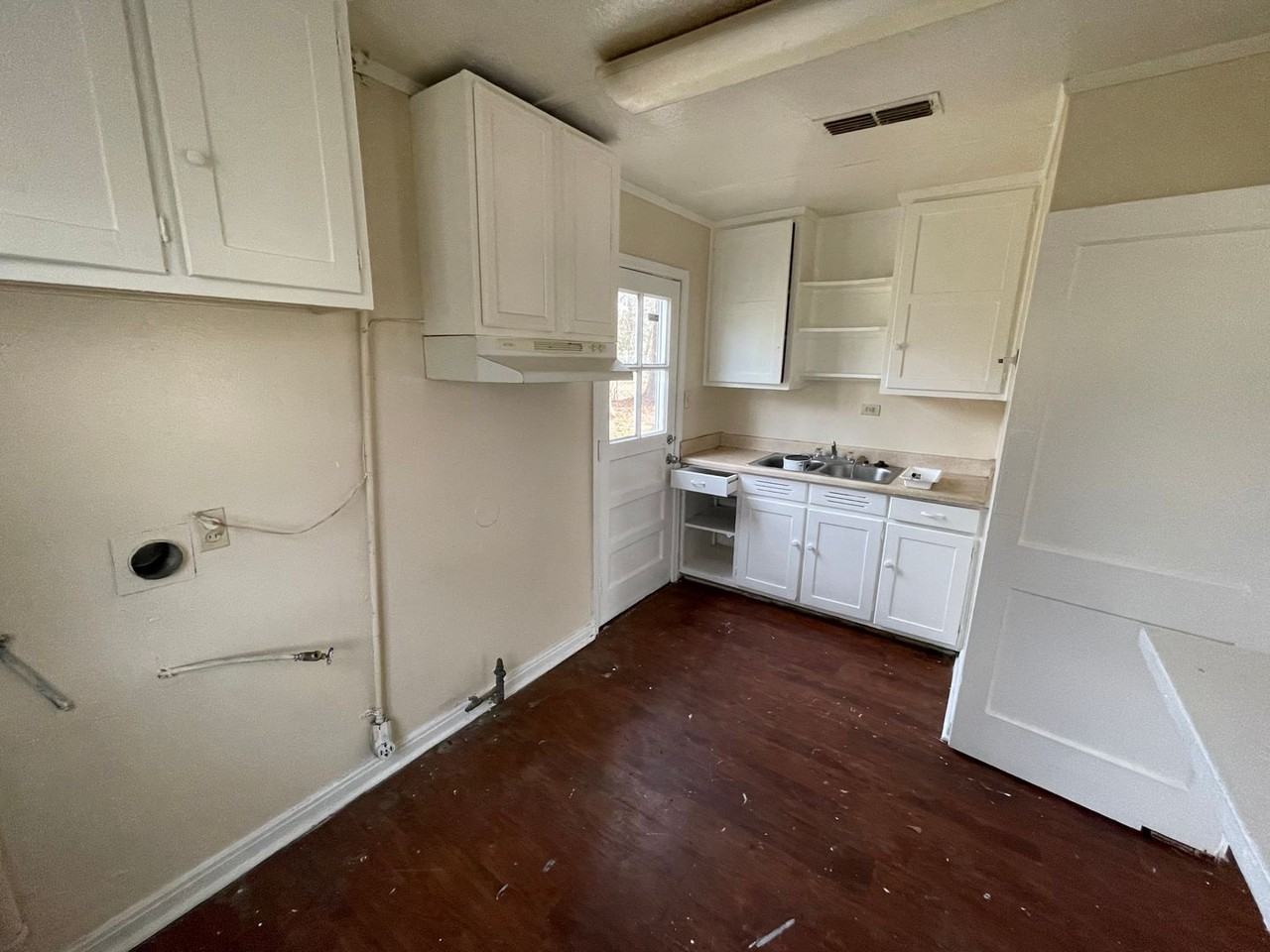 4119 Belmont St - Photo 3 of 6
