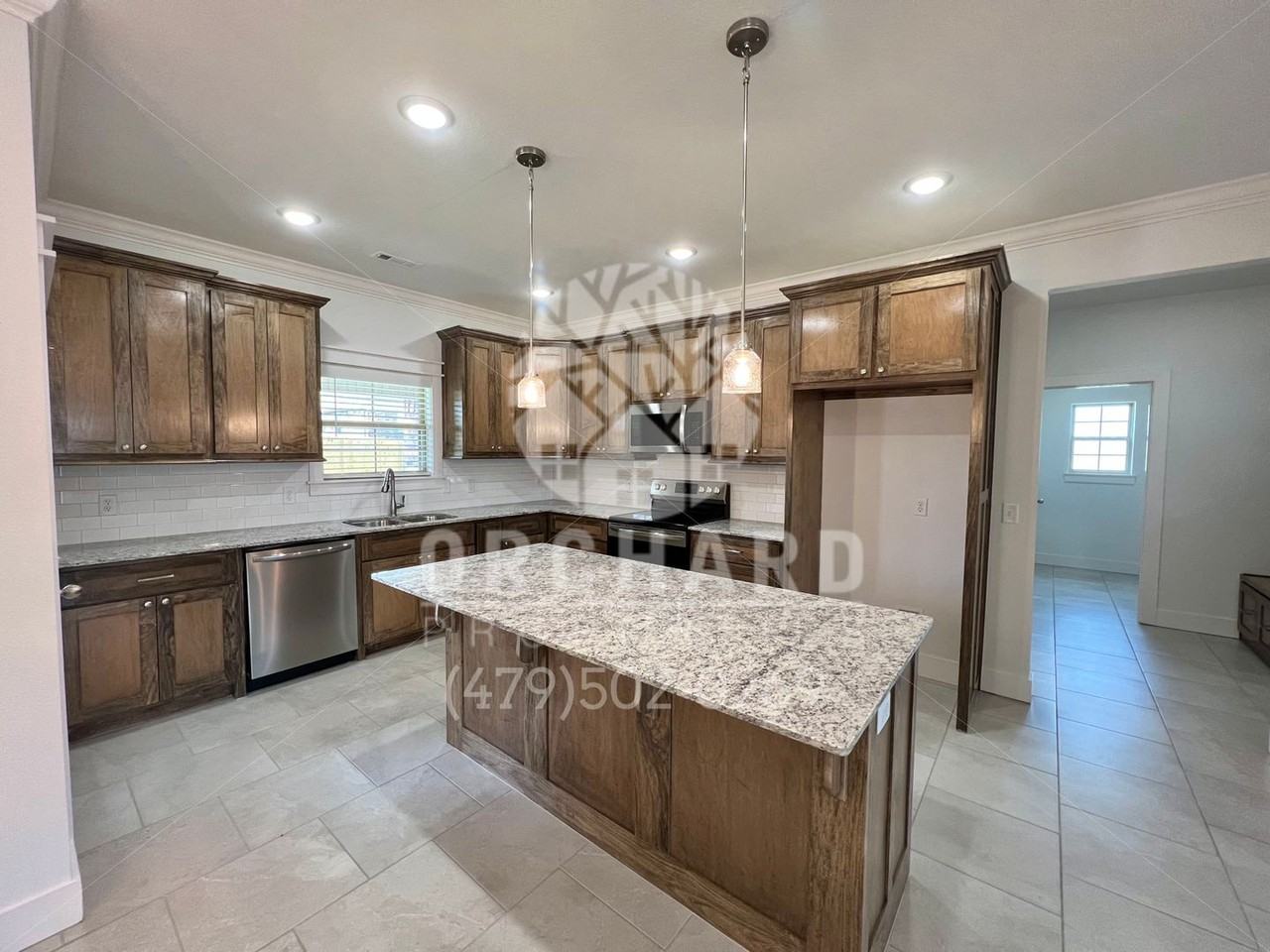 925 Sugar Pine St - Photo 2 of 26
