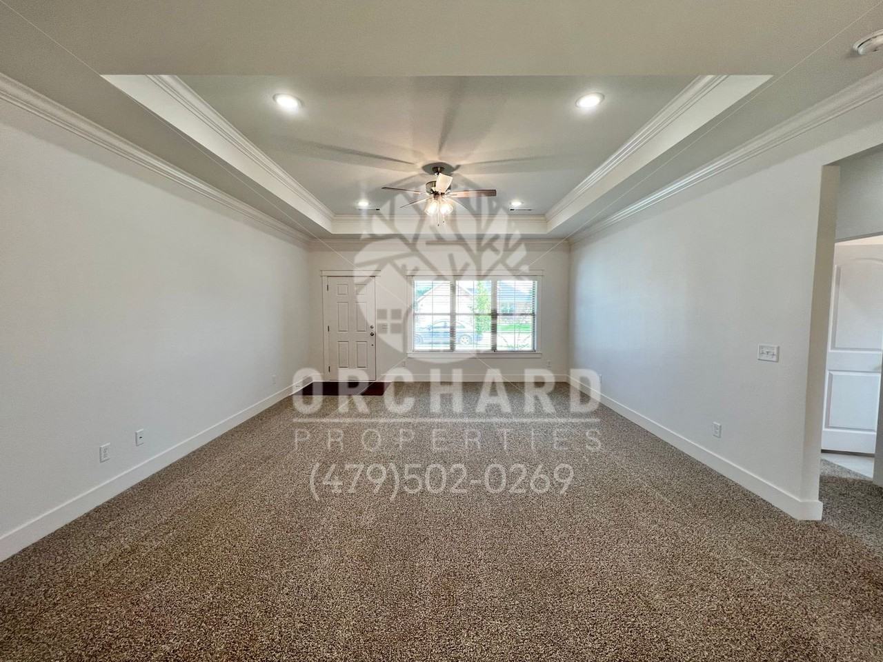925 Sugar Pine St - Photo 4 of 26