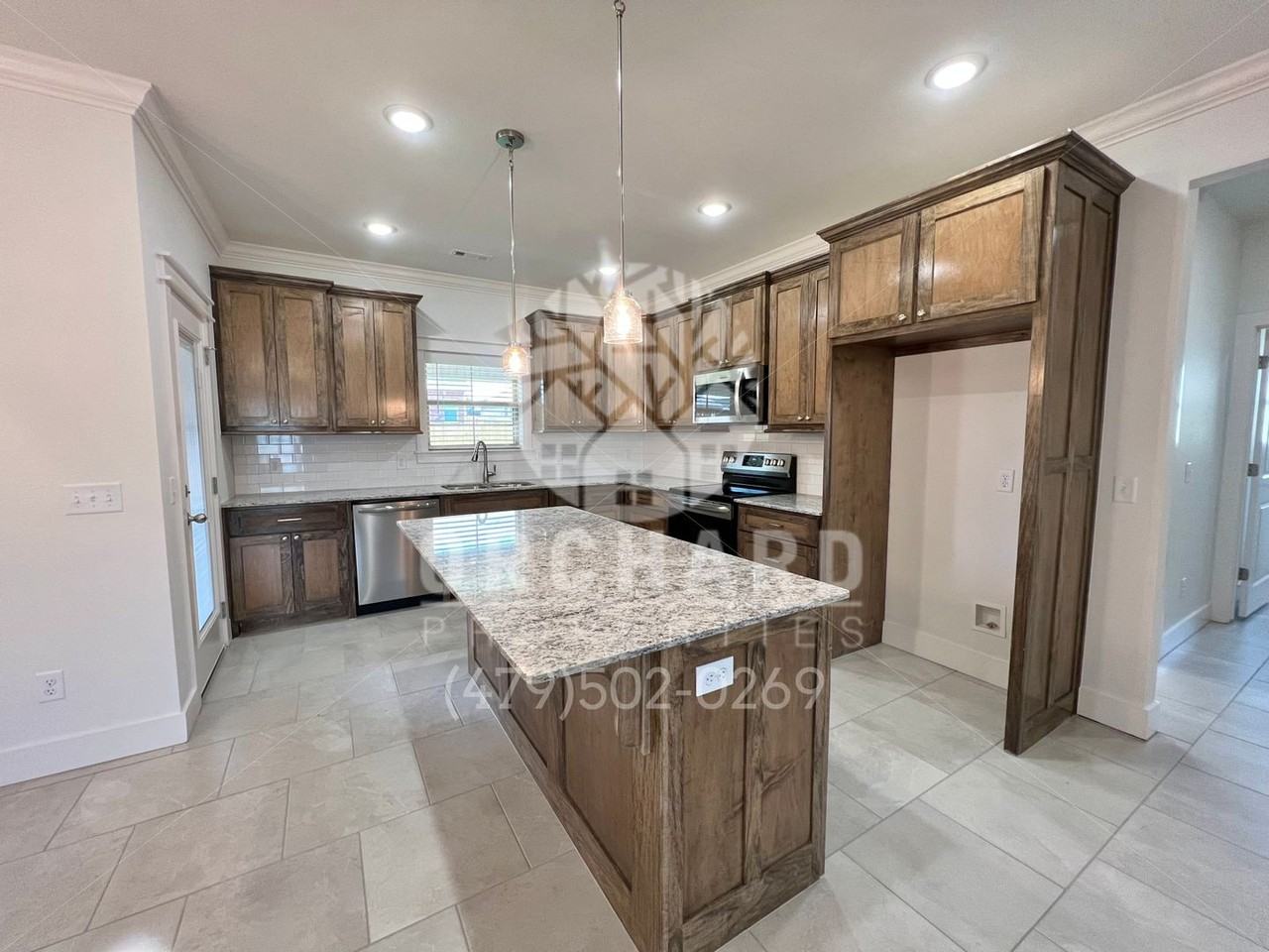 925 Sugar Pine St - Photo 7 of 26