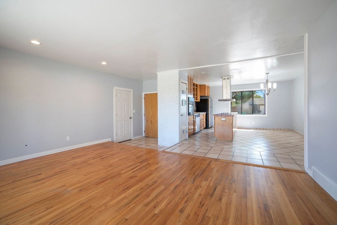 7 Robertson Rd - Photo 3 of 15