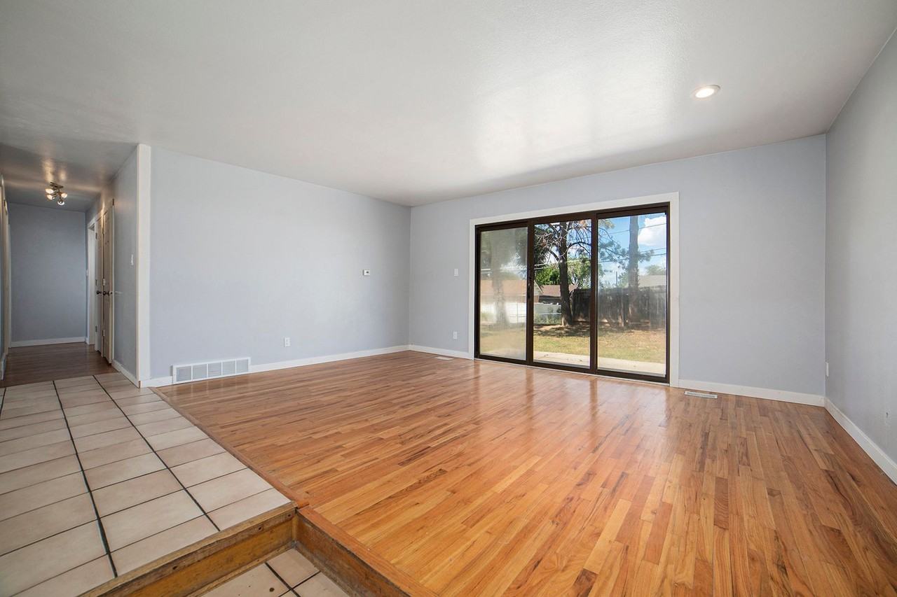 7 Robertson Rd - Photo 4 of 15