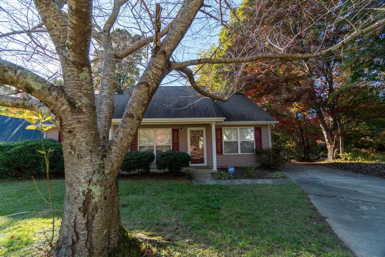 3923 Woodberry Lake Dr - Photo 4 of 26