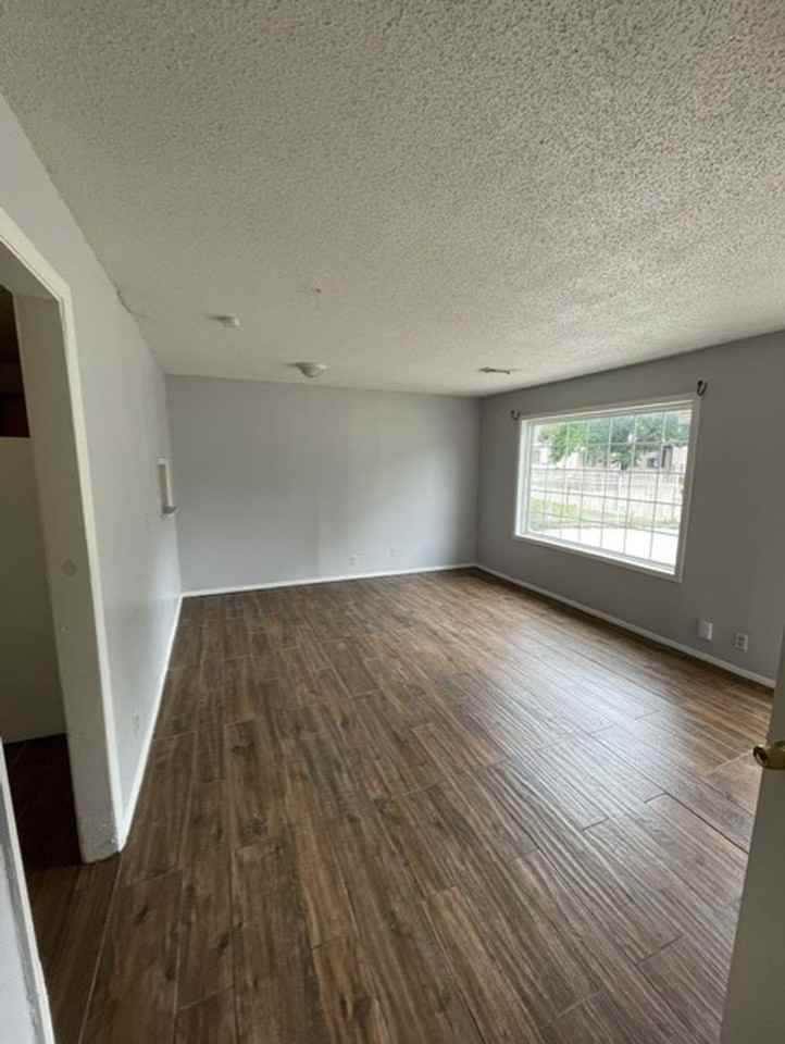 4269 S Greenhaven St - Photo 2 of 10