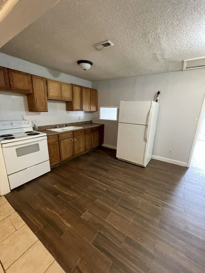 4269 S Greenhaven St - Photo 4 of 10
