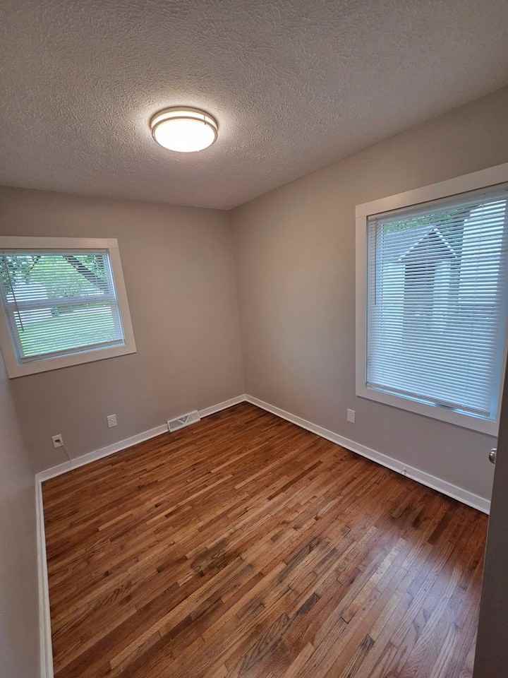 7725 Webster St - Photo 7 of 13