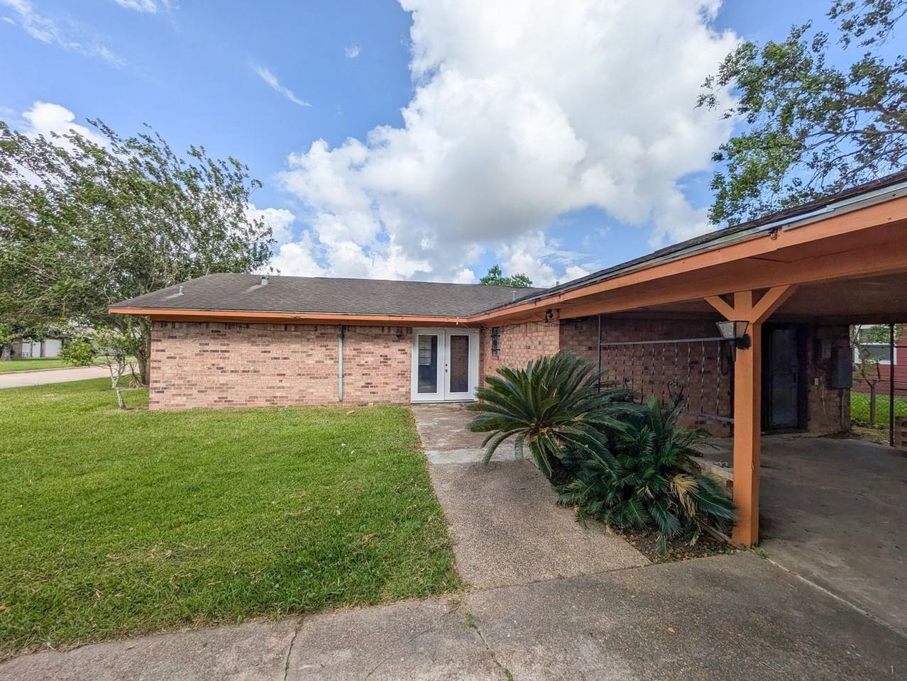 4404 Raven St - Photo 2 of 18