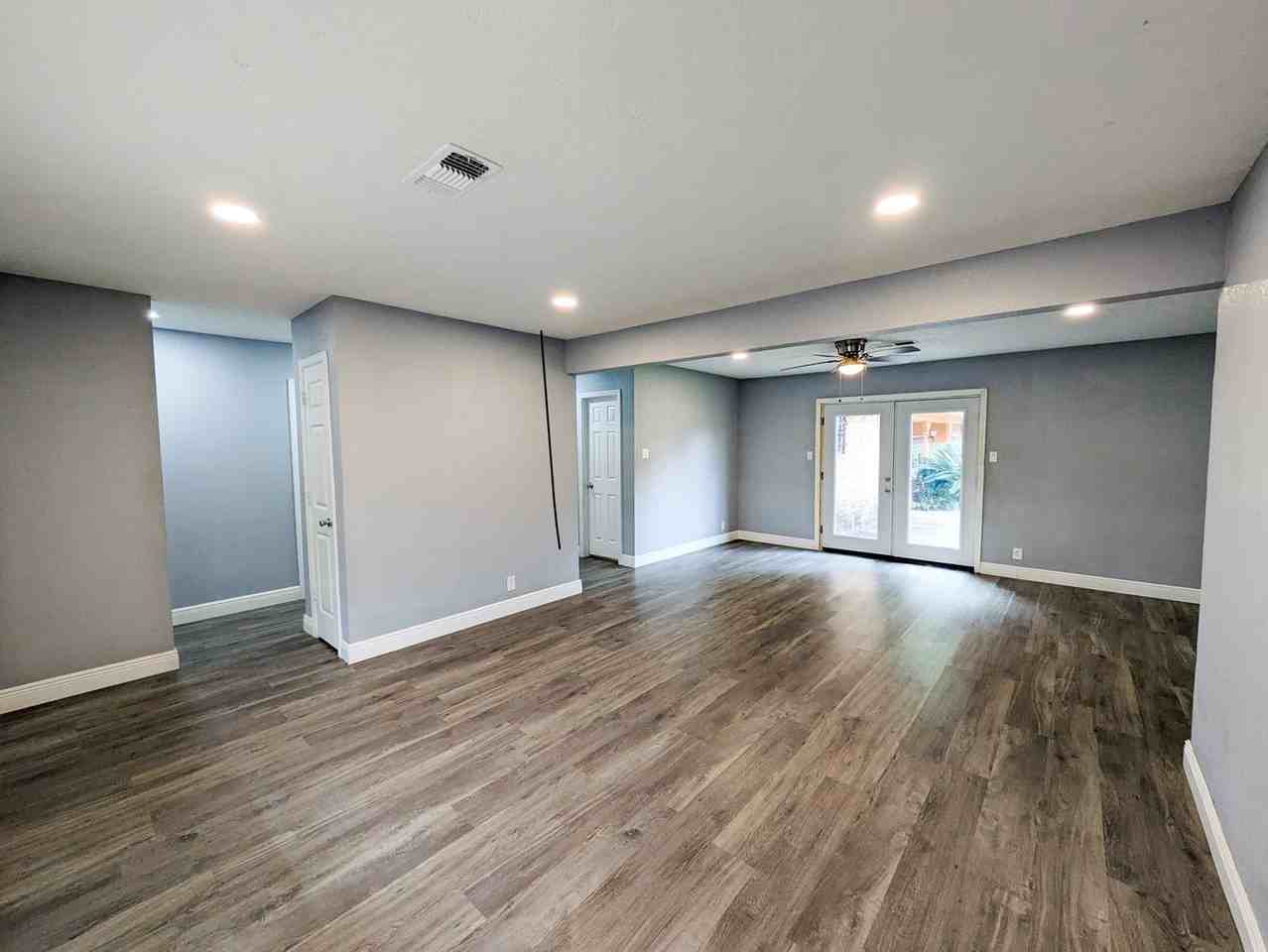 4404 Raven St - Photo 3 of 18