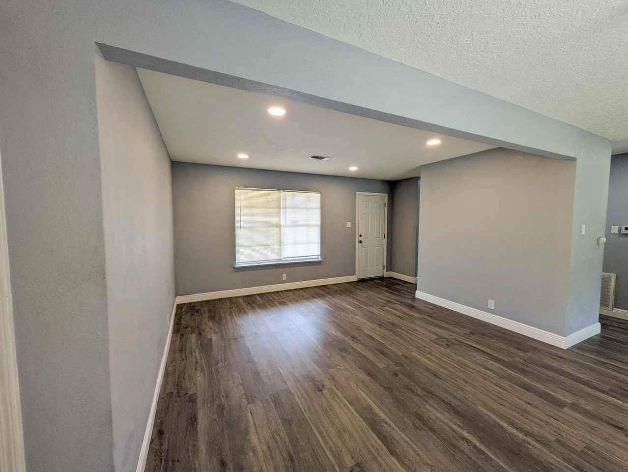 4404 Raven St - Photo 4 of 18