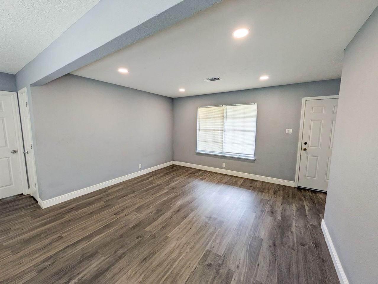 4404 Raven St - Photo 5 of 18