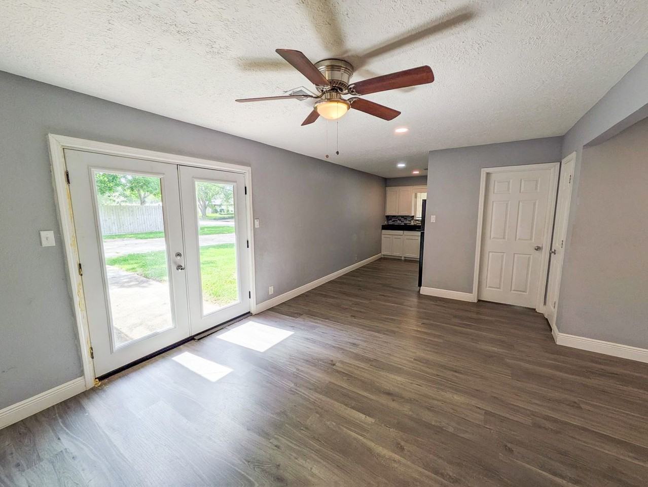 4404 Raven St - Photo 6 of 18
