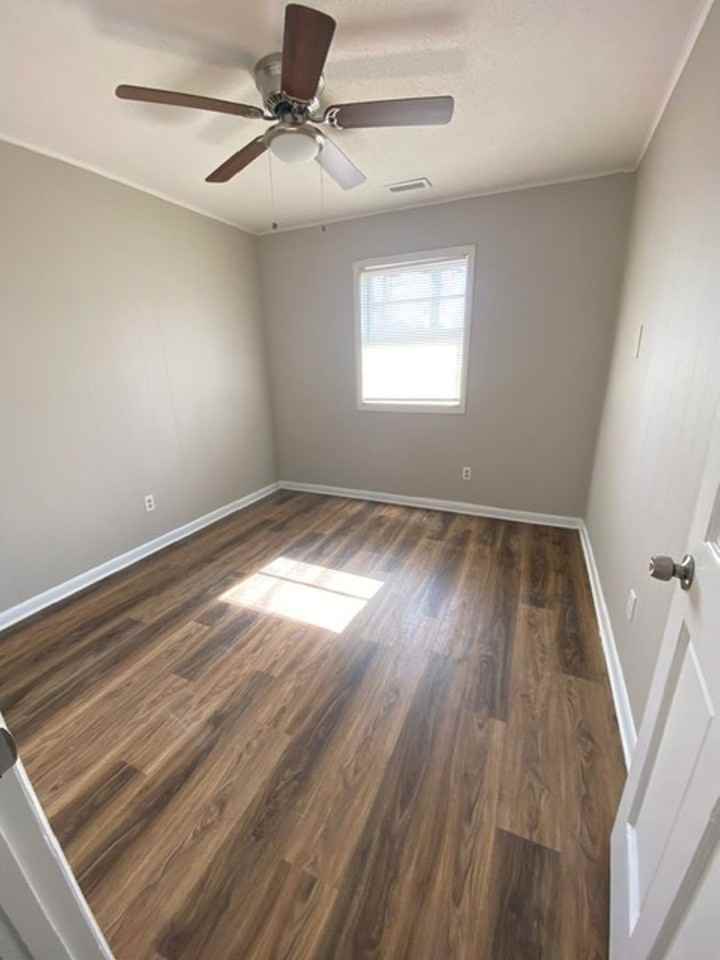 972 Cedar Springs Rd Se - Photo 6 of 8