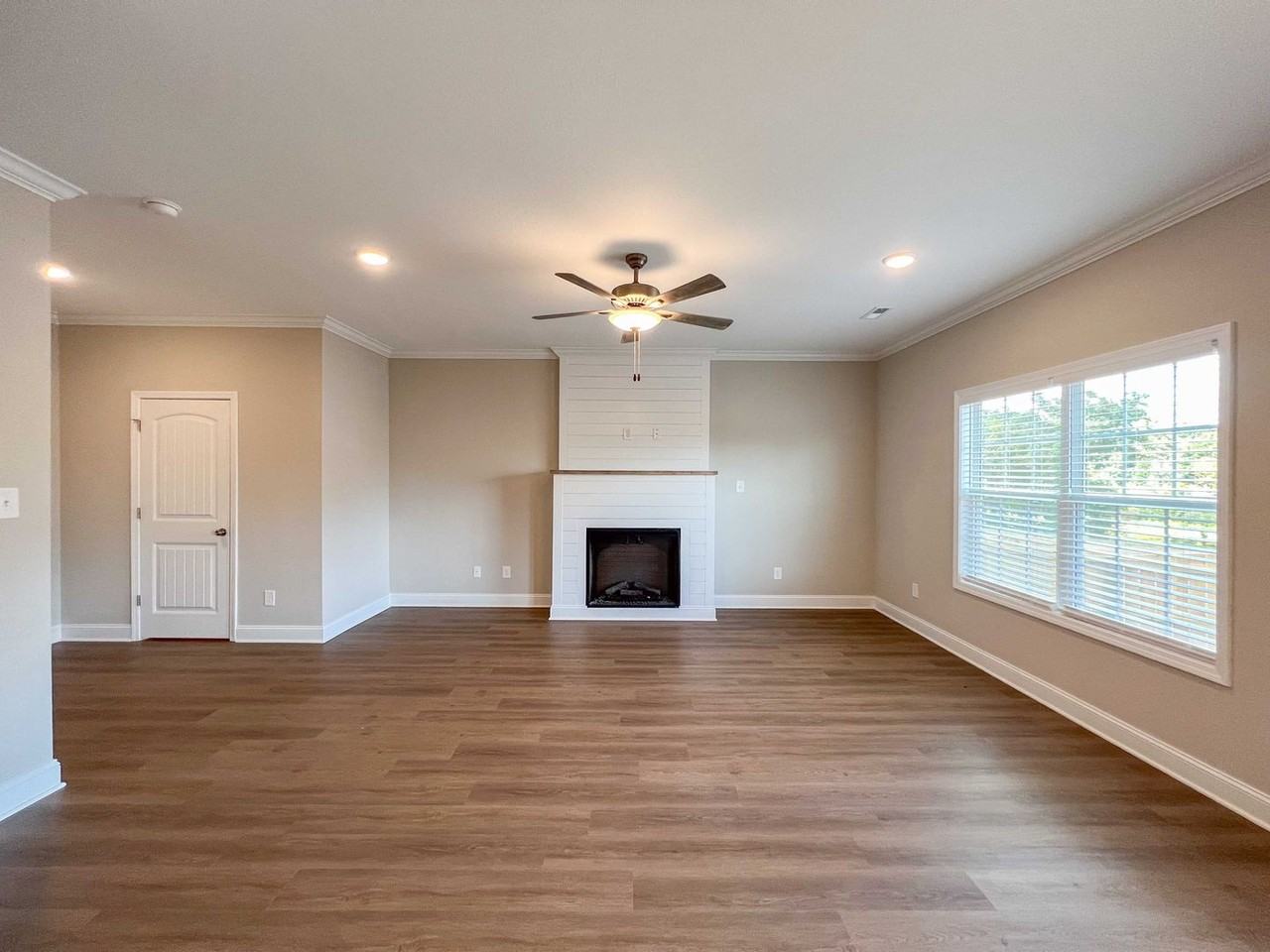 7730 Honey Oaks Rd - Photo 6 of 38