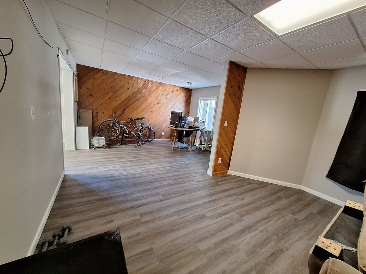 1701 Baxter Ave - Photo 2 of 17