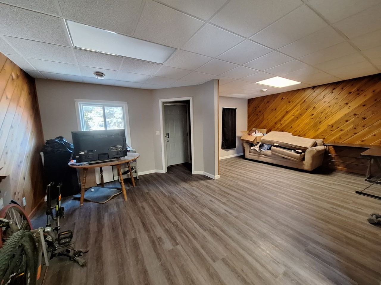 1701 Baxter Ave - Photo 5 of 17