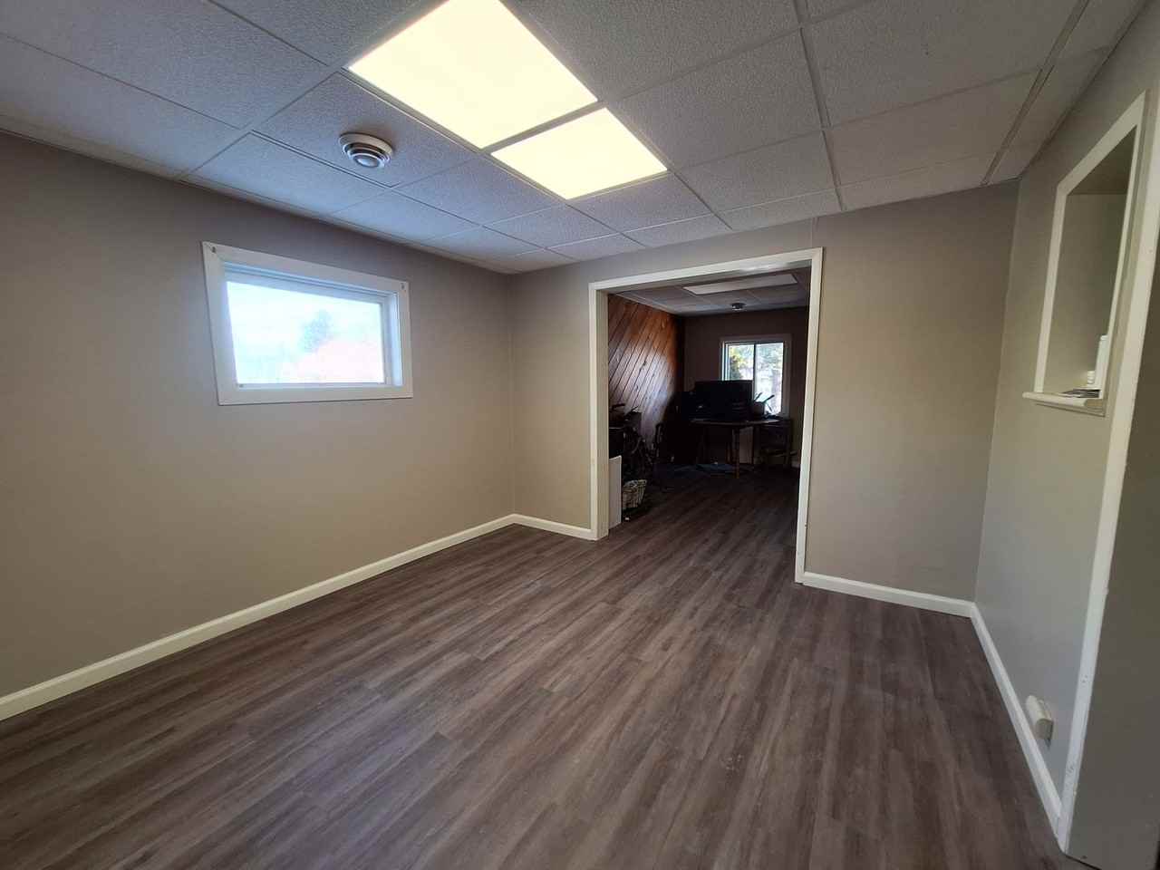 1701 Baxter Ave - Photo 7 of 17