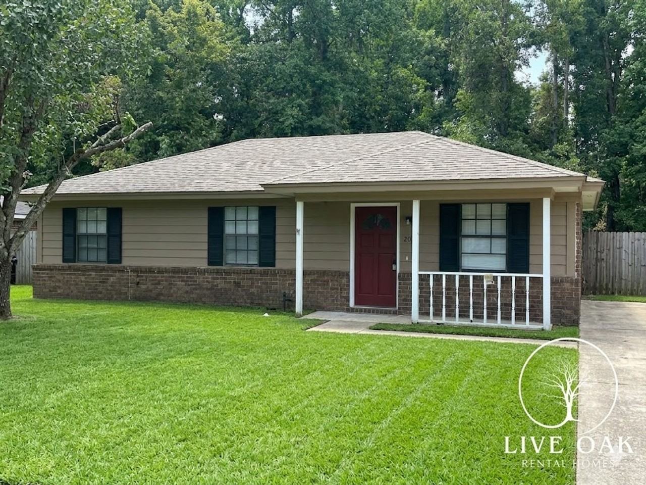 200 Sequoia Cir - Photo 2 of 11