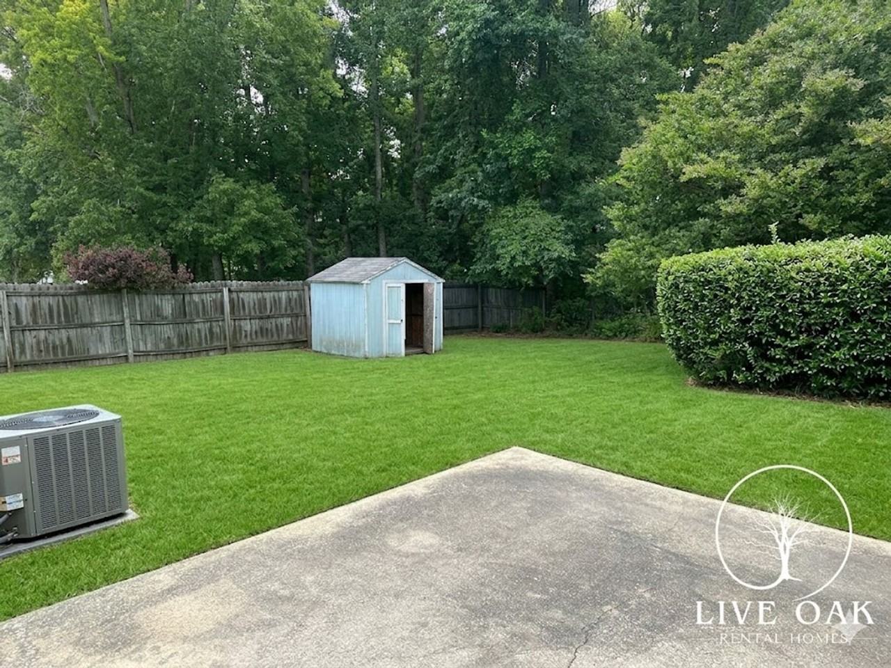 200 Sequoia Cir - Photo 3 of 11