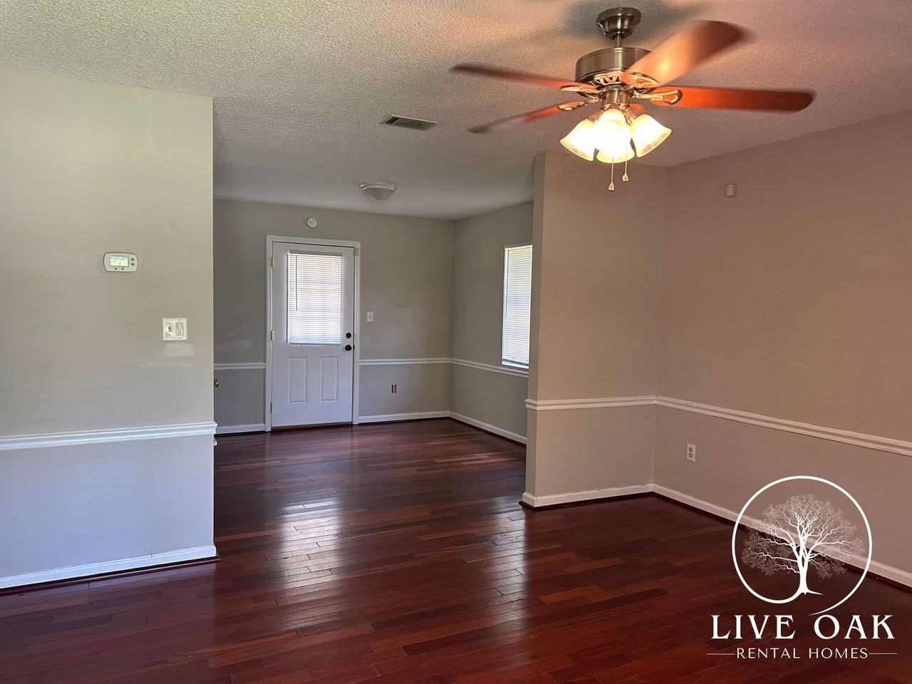200 Sequoia Cir - Photo 4 of 11