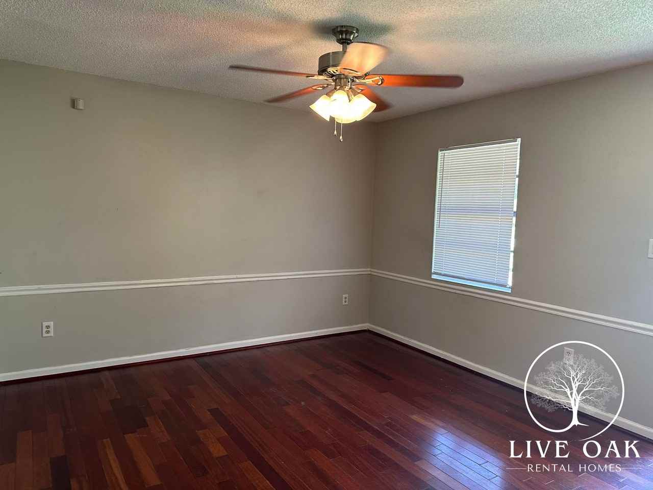 200 Sequoia Cir - Photo 5 of 11