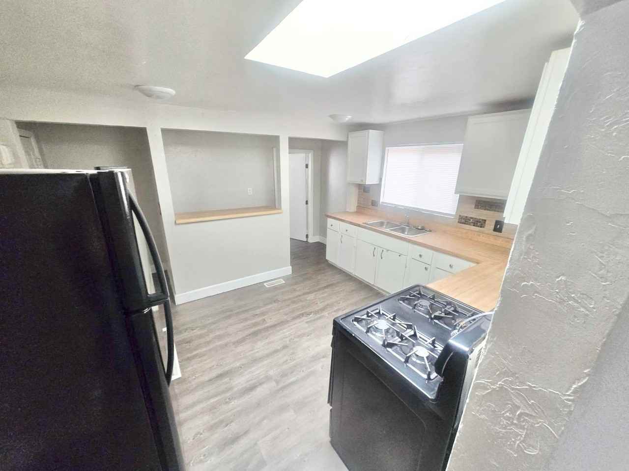 1021 E Abriendo Ave - Photo 5 of 17