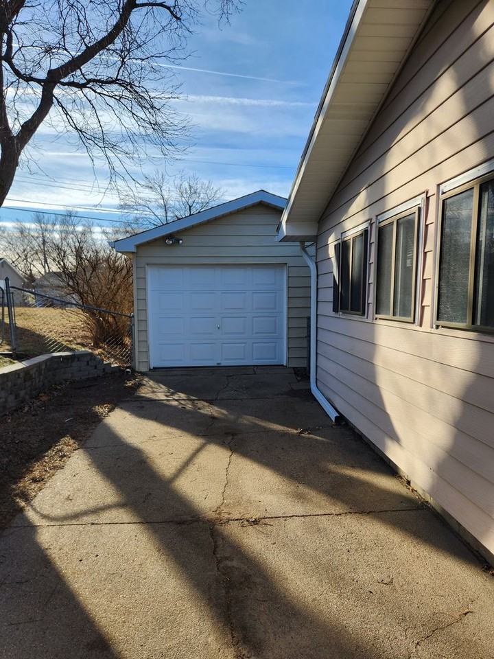 7625 Lafayette Ave - Photo 2 of 14