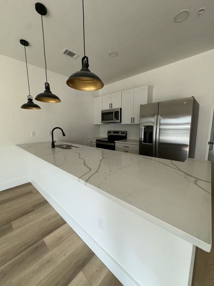 Silver Creek Building B - Photo 5 of 27