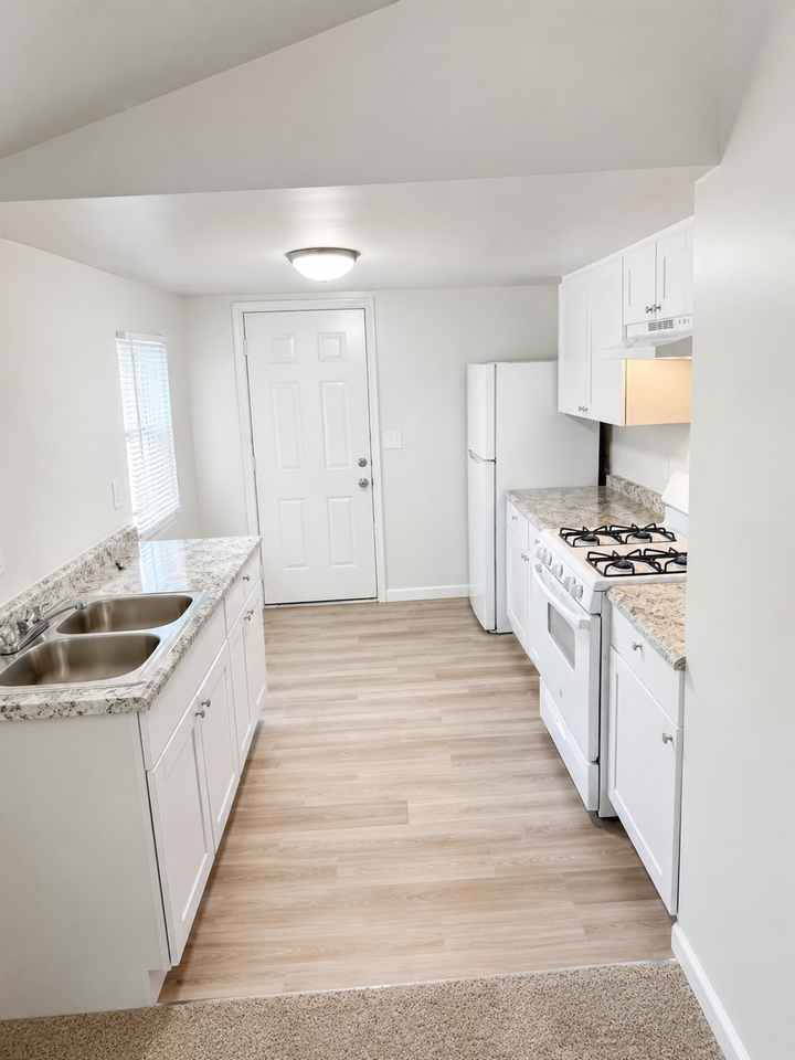 809 East Park Street - Photo 3 of 5