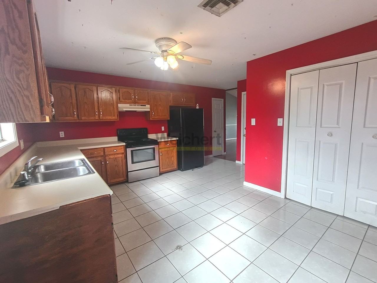 1101 N 28th St - Photo 6 of 13