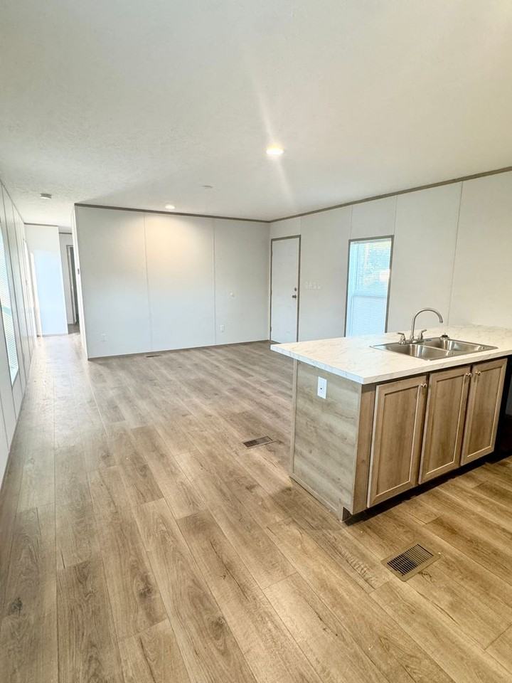 2500 Newton Rd - Photo 4 of 24