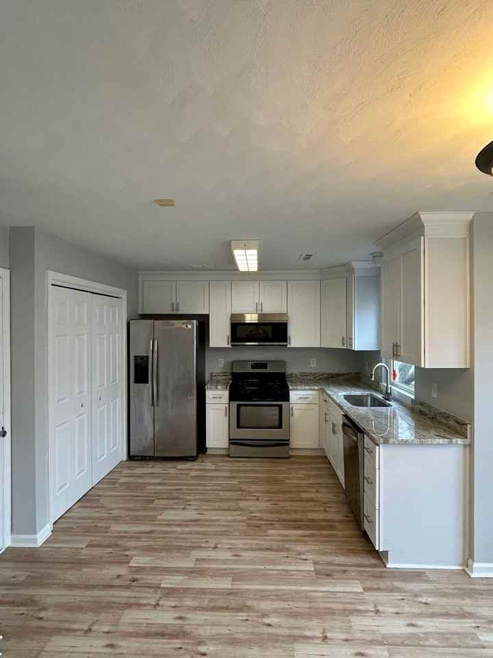 1420 W Ocean View Ave - Photo 5 of 16