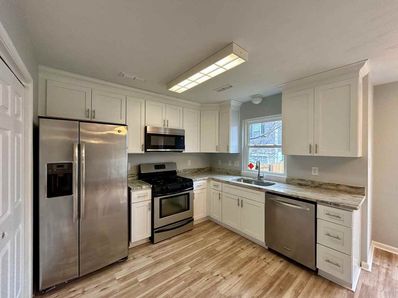 1420 W Ocean View Ave - Photo 6 of 16