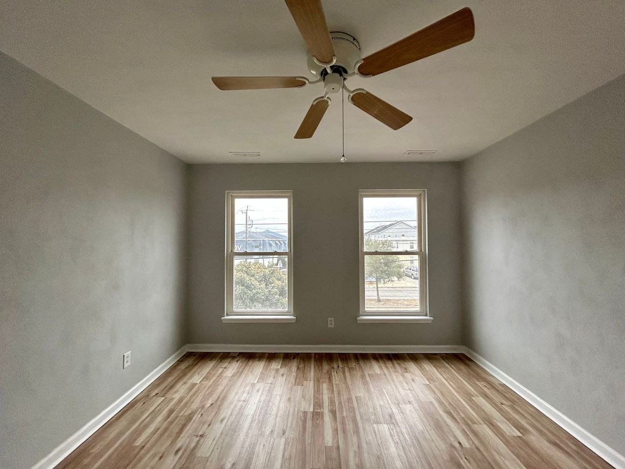 1420 W Ocean View Ave - Photo 7 of 16