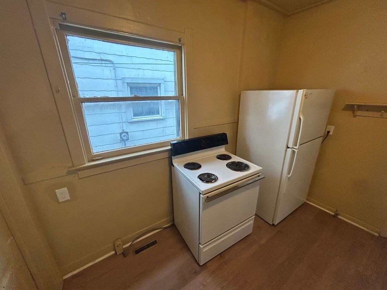 948 White St - Photo 5 of 14