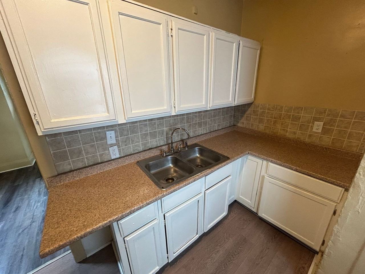 948 White St - Photo 6 of 14