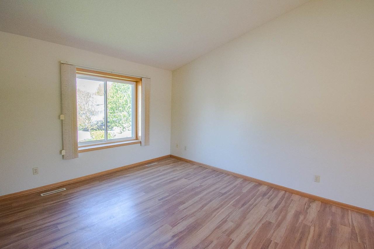 3714 10th Ave Sw - Photo 2 of 22