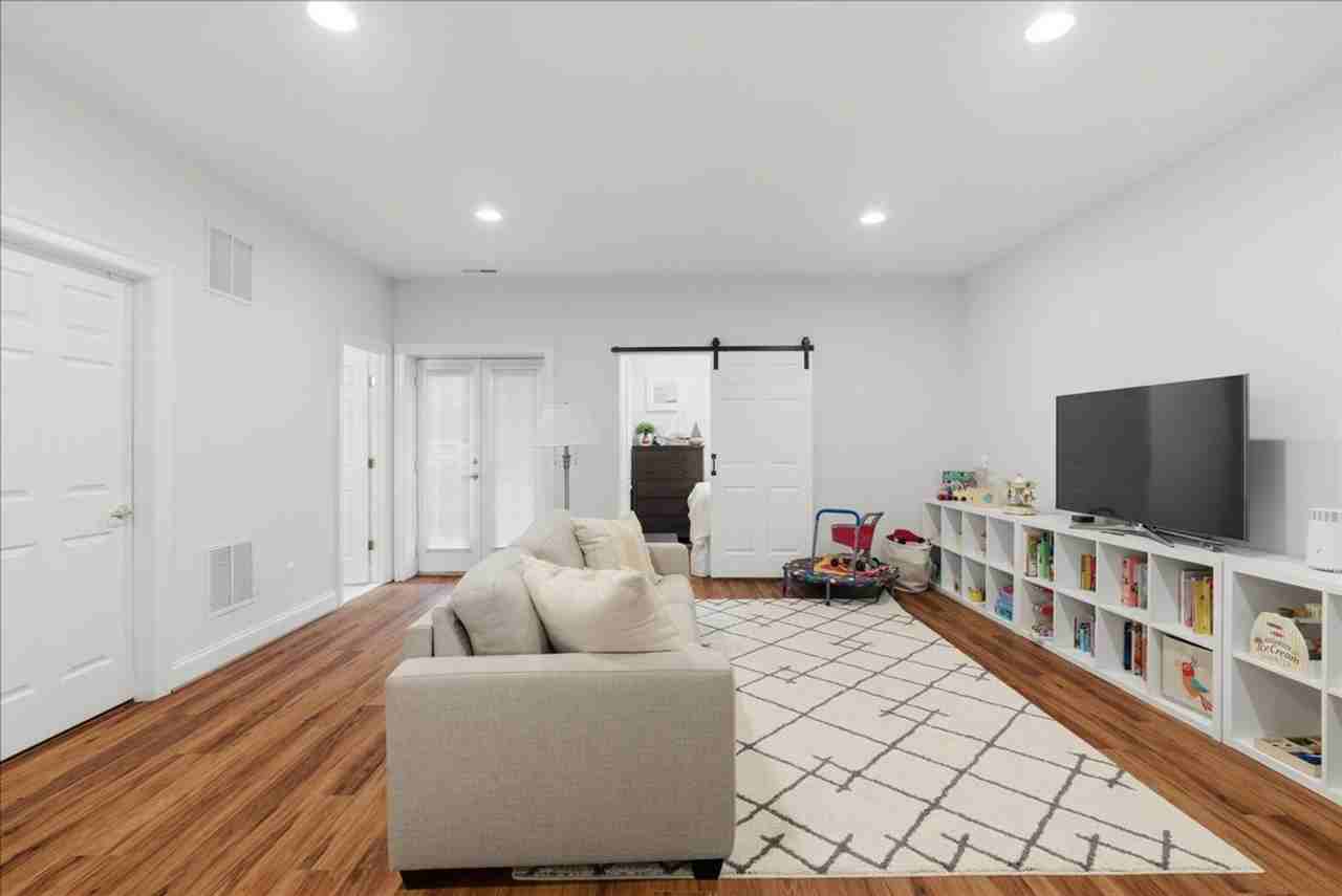 8407 Chaucer House Ct - Photo 2 of 40