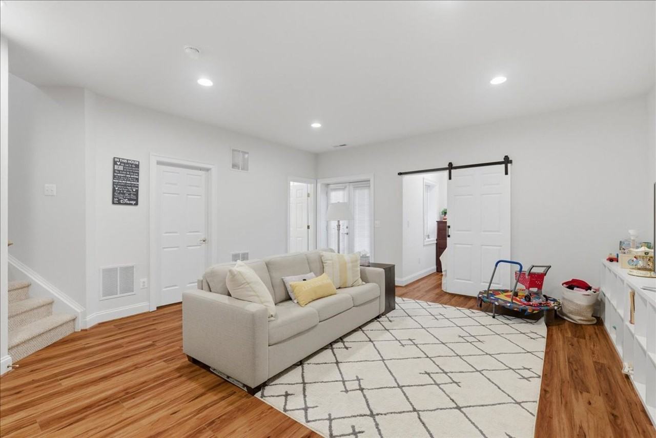 8407 Chaucer House Ct - Photo 3 of 40