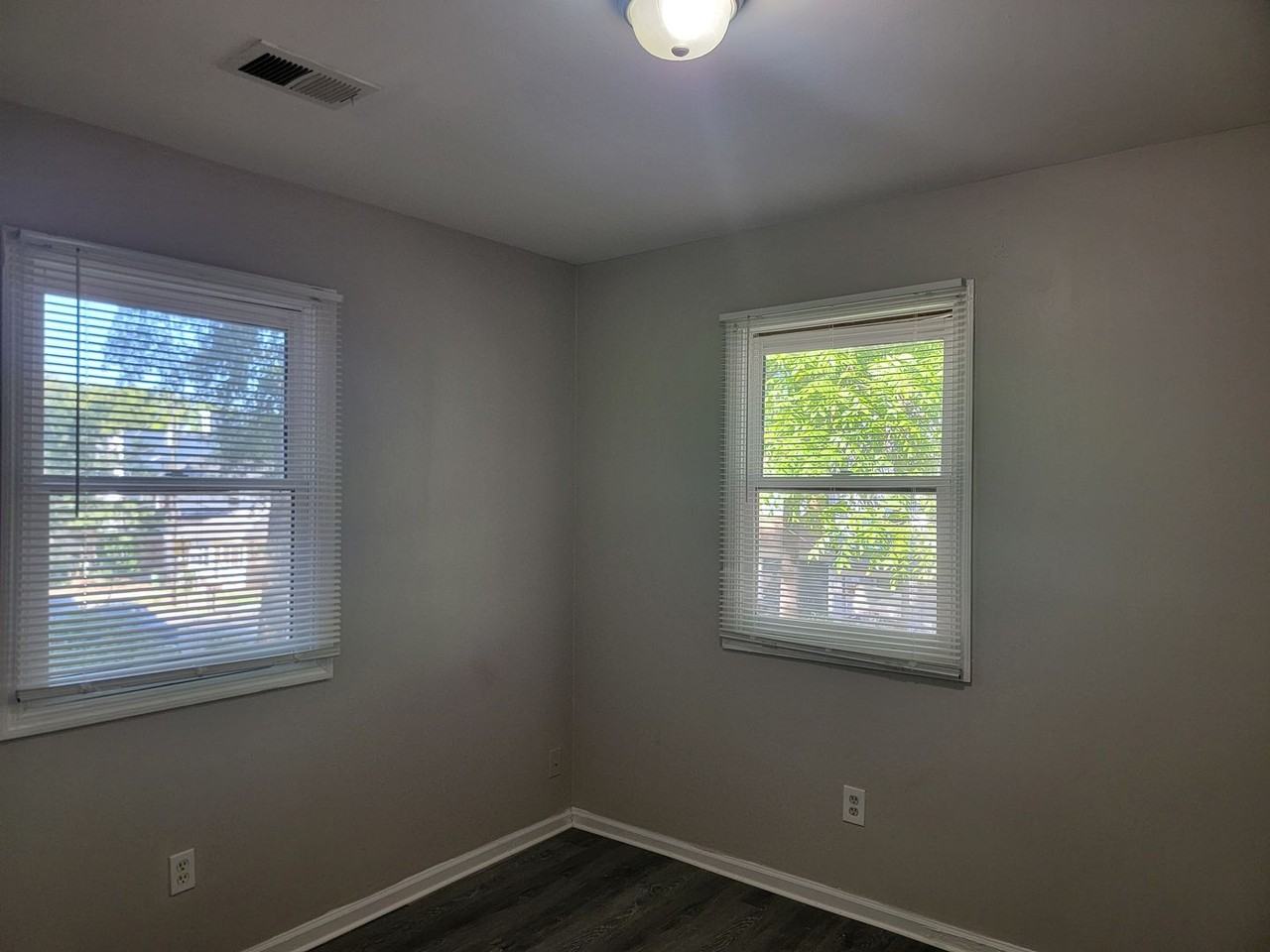 944 Smith St Sw - Photo 7 of 21