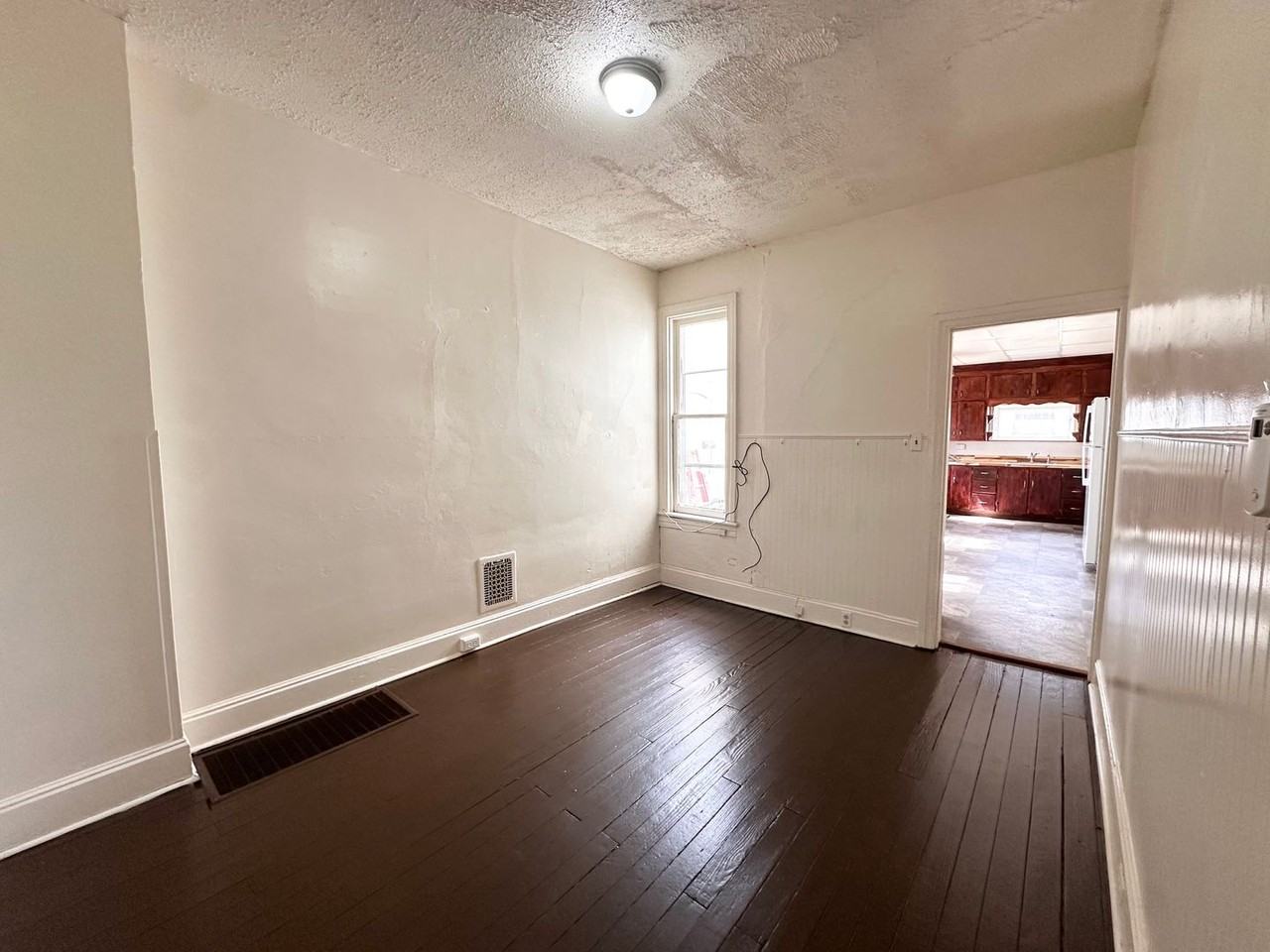 925 W College Ave - Photo 7 of 29