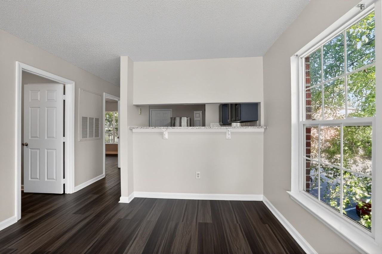4246 Villas Dr - Photo 5 of 30