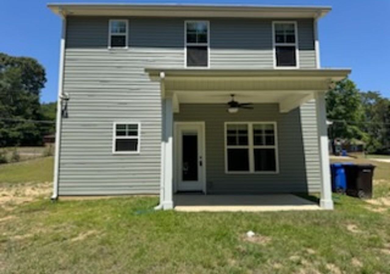390 Summer Hill Rd - Photo 2 of 27