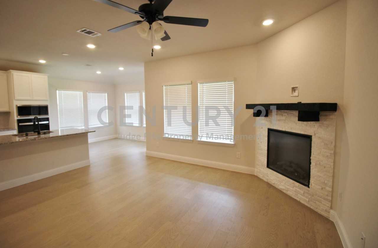 1124 Longhorn Ln - Photo 3 of 16