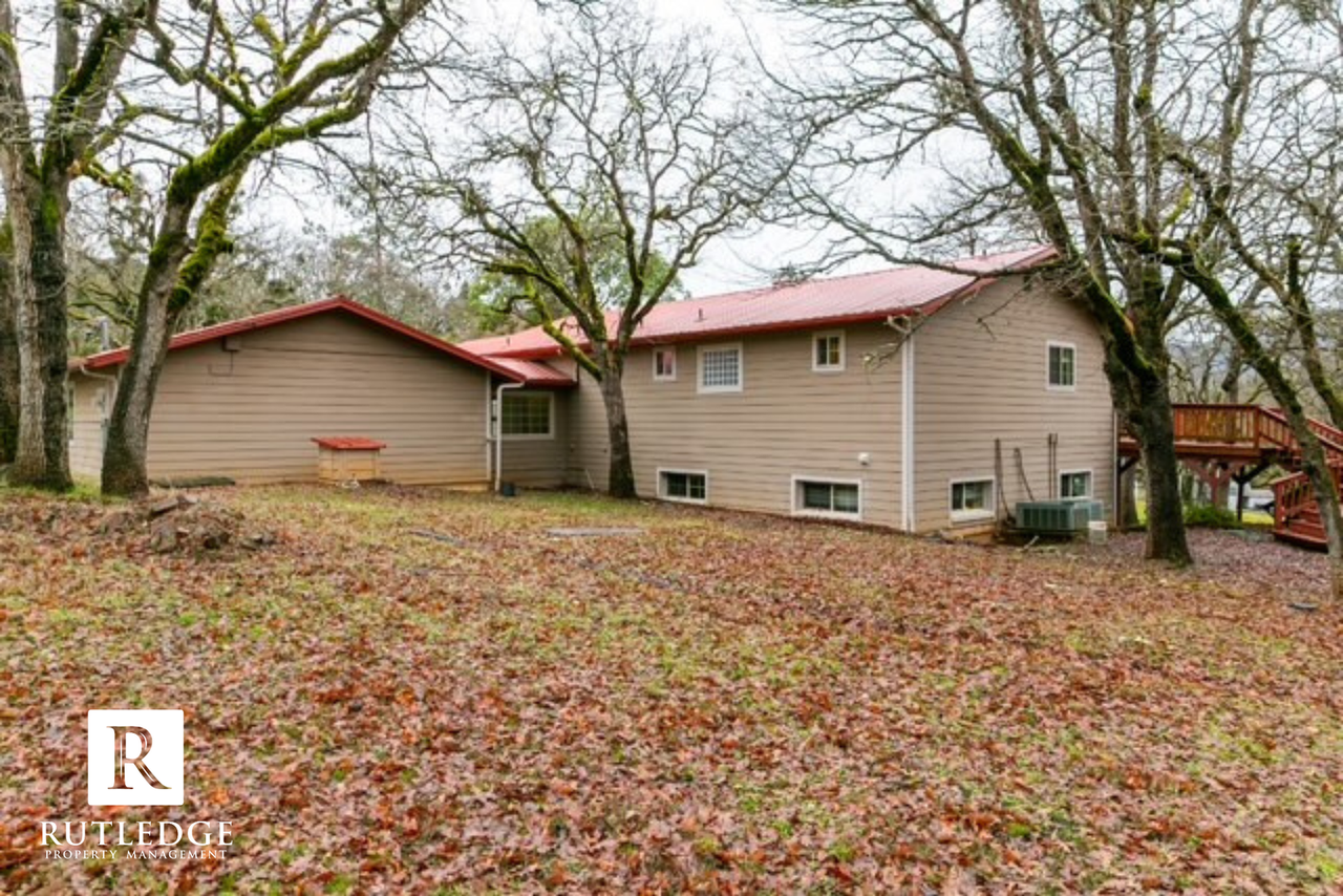 6565 Whispering Pines Ln - Photo 2 of 37
