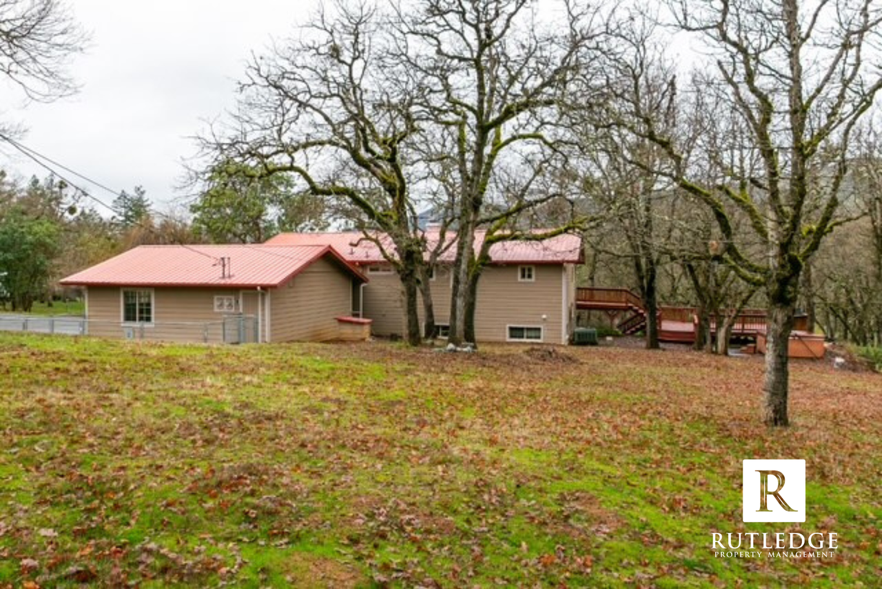 6565 Whispering Pines Ln - Photo 3 of 37